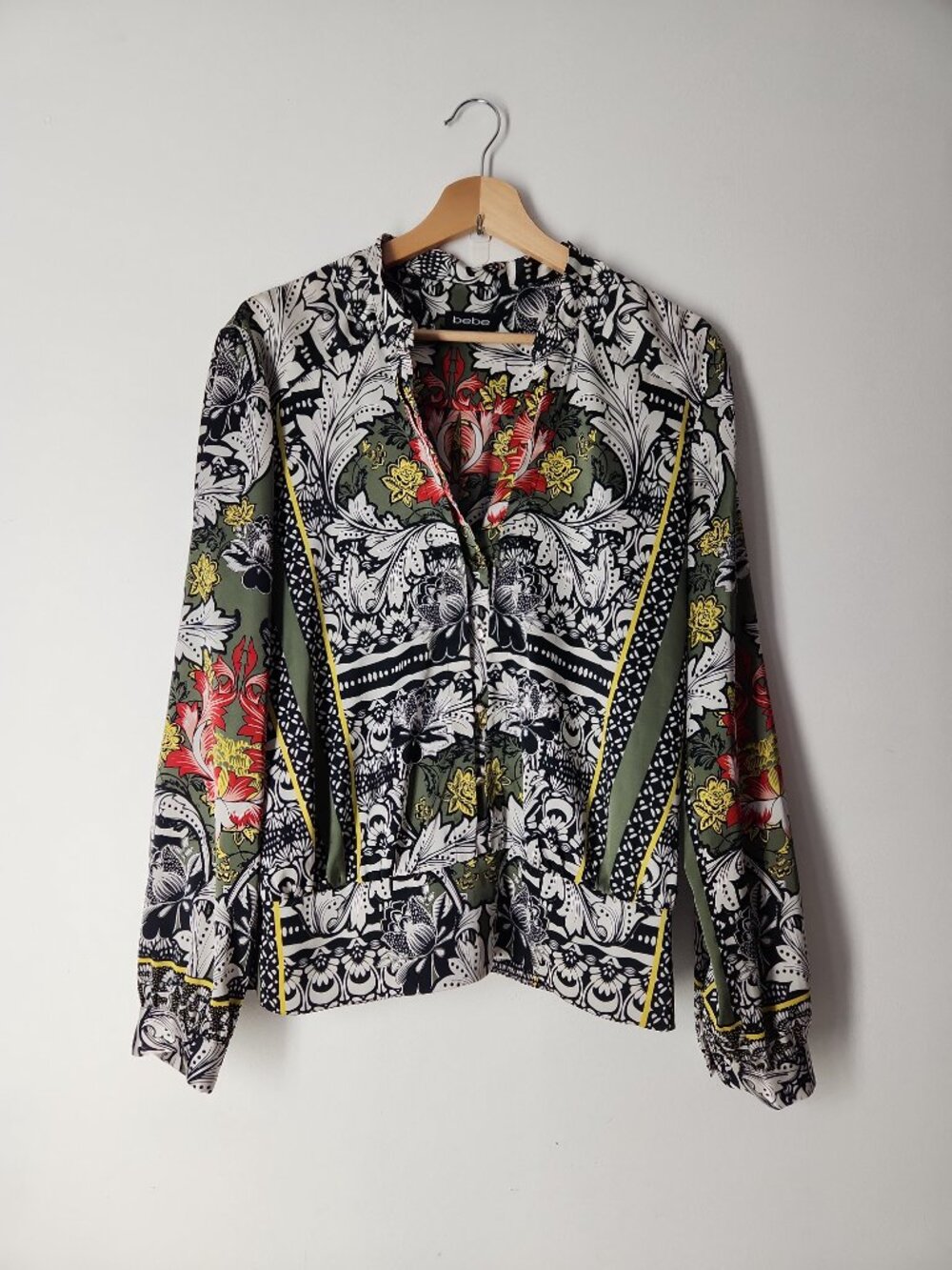 Bebe multicolor long-sleeve blouse intricate bohemian and baroque satin top L